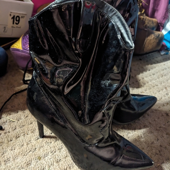 Cape Robbin PVC black ankle boots - Picture 2 of 3